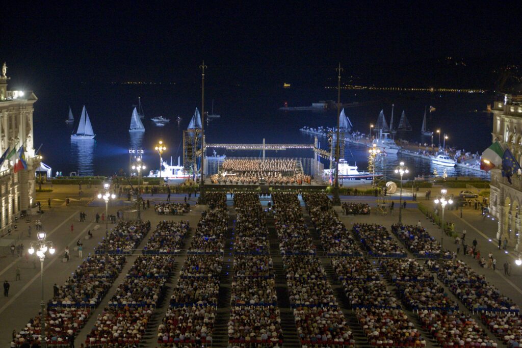 Il “Concerto dei tre presidenti” diritto dal Maestro Riccardo Muti, storico evento di pacificazione tra Italia, Slovenia e Croazia, 2010 ph. provvisoria.