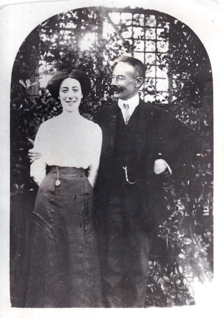 Amalia Popper e il padre Leopold, Trieste, 1911-1910 > gentile concessione Roberto Curci