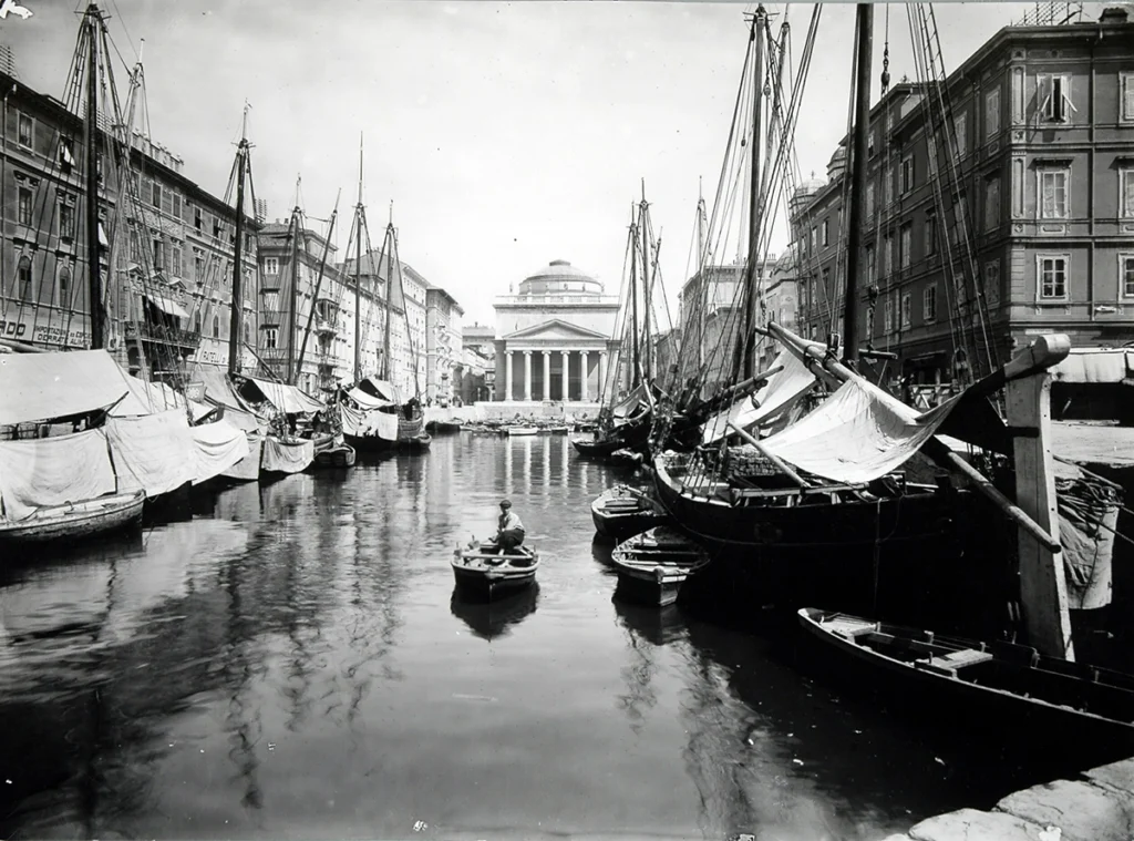 Canale Ponte Rosso con la chiesa di Sant’Antonio Nuovo > coll. CMSA - Fototeca