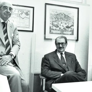 Carpinteri e Faraguna presso la sede del quotidiano “Il Piccolo” fra la fi ne degli anni ‘80 e i primi anni ‘90 Teatro Stabile La Contrada, Trieste